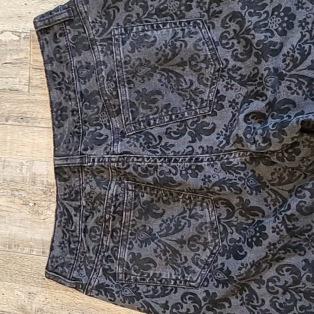 Chaps Damask velvet design Jeans​ - Picture 6 of 8